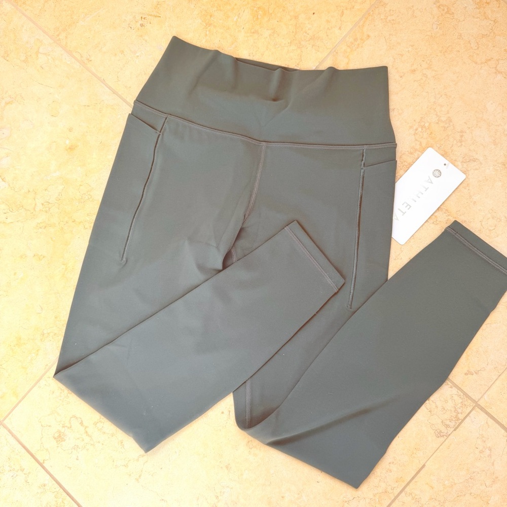 🤩 NWT Athleta Salution 7/8